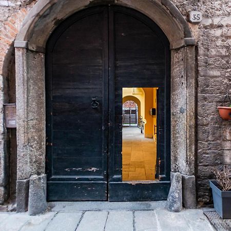 Appartamento Tivano In Centro Storico Como Buitenkant foto
